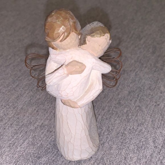 Willow Tree Angels Embrace Figurine - Cream and Brown - Picture 8 of 8